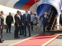 Detaliul observat la Vladimir Putin când a coborât din avion la Teheran. VIDEO