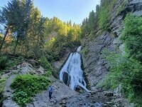 Accesul la cascada Vălu Miresei a fost redeschis. Este unul dintre cele mai vizitate locuri din Cluj