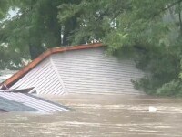 Inundațiile au făcut prăpăd în statul federal american Kentucky. „Apa îmi trecea peste cap, a fost înfricoșător”