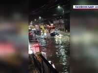 Inundație pe DN1, în Bușteni. Șoferii au fost nevoiți să circule prin apă adâncă de jumătate de metru