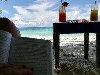 carte pe plaja
