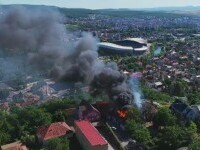 Incendiu de proporții în Cluj-Napoca. Două case și un restaurant au fost mistuite de flăcări: „Am văzut fumul”
