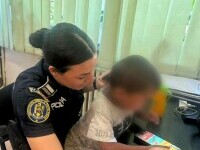 Un copil de 3 ani a fost găsit singur într-un autobuz din Brașov. Și-a întâlnit mama la secția de poliție