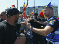 Incidente la protestul susținătorilor lui Călin Georgescu în Piața Victoriei. Un bărbat a adus cartofi pentru a-i ”înarma”