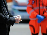 Fenomenul Lazăr. Un italian a înviat la 30 de minute după ce medicii l-au declarat mort. Câinele său i-a atacat pe salvatori
