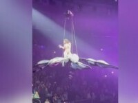 Clipe de încercare pentru Katy Perry. Fluturele uriaş pe care „zbura” deasupra mulțimii, s-a mișcat brusc