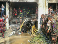 Tragedie aviatică. 27 de morți, majoritatea copii, după ce un avion militar s-a prăbușit peste o școală, în Bangladesh | FOTO