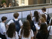 Un elev cu nota 8,6 nu a intrat la liceu în Suceava, deși ultimul admis a avut 2,4, iar 15 licee au locuri neocupate