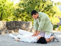 Profesor de medicină din China, acuzat că a pipăit o femeie în timp ce o salva cu manevre de resuscitare