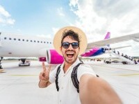 (P) Însoțitoare de zbor: Cele mai bune sfaturi și bune practici ca să zbori ușor în această vară