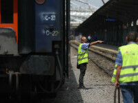 Un tânăr de 24 de ani a murit electrocutat după ce s-a urcat pe un stâlp de înaltă tensiune, în gara din Alba Iulia