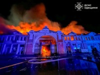 Noapte „infernală” în Odesa. Piața Privoz și clădiri din patrimoniul UNESCO, mistuite de flăcări în urma atacurilor | FOTO