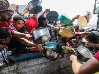 Atacurile israeliene din Gaza au sfârșit cu cel puţin 11 morţi în zone unde mii de oameni aşteptau ajutoare