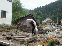 „A luat tot, munca de o viață”. Urmările dezastrului din Broșteni, după inundații. Un fond special UE ar putea fi accesat