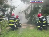 Un turn al unei bisericii din centrul Piteștiului, cuprins de un incendiu violent. Pompierii au intervenit în forță