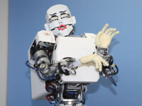 S-a inventat robotul cu sentimente! Plange, rade si se mira!