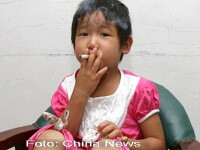 Fata de 3 ani, fumeaza si bea