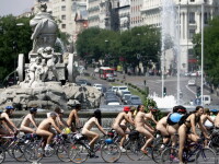 Dezbracati pe doua roti! Protestul anual al biciclistilor