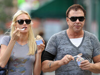 Mickey Rourke, dat pe brazda de partenera mai tanara? Are un nou look