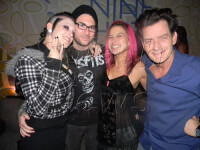 FOTO: Zambetul distrus de droguri. Charlie Sheen arata ingrozitor