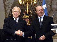 Traian Basescu, Karolos Papoulias