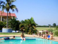 piscina club de golf, Tanzania