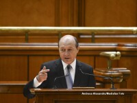 Basescu, Parlament