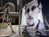 Afis cu Edward Snowden in Hong-Kong