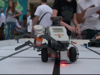 Ce masinarii au inventat elevii in cadrul Olimpiadei de Robotica. Castigatorii vor reprezenta Romania in Qatar
