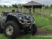 ATV in iarba