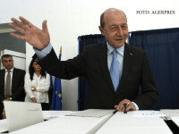 Traian Basescu, presedintele PMP, voteaza la o sectie din incinta Colegiului Economic A.D. Xenopol, in cadrul alegerilor locale 2016