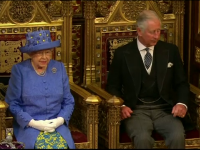 Regina Elisabeta a II-a si Printul Charles