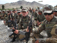 trupe afgane in uniforme de camuflaj