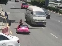 Femeie arestată pentru că a condus pe şosea o maşinuţă din parcul de distracţii