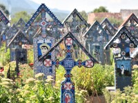 Cimitirul Vesel din Sapanta, judetul Maramures
