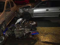 Motociclist, în stare gravă la spital, în urma unui accident. 4 mașini avariate
