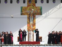 Papa Francisc, întâmpinat de zeci de mii de pelerini la Iași