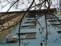 Un copil de 2 ani a murit după ce a căzut de la etajul 5 al unui bloc din Mamaia Sat