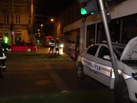 O mașină de poliție militară, împlicată într-un accident cu un tramvai, în Timișoara