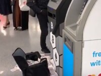 Momentul în care un bancomat eliberează zeci de bancnote. ”E o geantă mare lângă”