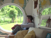 Eco-bordeiele și casele pe roți, în topul preferințelor tinerilor. Cât costă