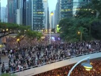 Nouă manifestaţie-record la Hong Kong. Aproape 2 milioane de persoane în stradă