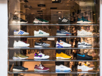 Tribunalul UE: Cele trei dungi paralele nu reprezintă o marcă înregistrată a Adidas