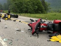 O camionetă a intrat pe contrasens și a făcut măcel. 7 motocicliști au murit