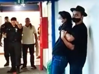 A intrat înarmat cu un cuțit și o biblie în sediul unei televiziuni. Ce a cerut atacatorul a uimit pe toată lumea