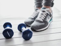 (P) 5 moduri în care îți poți antrena mușchii, stând acasă