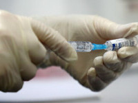 Persoanele vaccinate anti-COVID cu schema completă începând cu 31 august primesc vouchere de 100 de lei