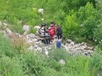 Un bătrân de 87 de ani, găsit în mlaștină până la brâu, lângă Slatina. Plecase să culeagă flori de soc