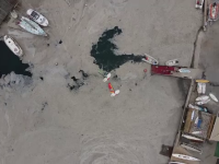 Marea Marmara, plină de o substanță vâscoasă. Ce este și cum apare „mucilagiul marin”