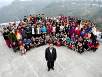 38 de femei sunt în doliu. Soțul lor a murit! Este uluitor câți copii au